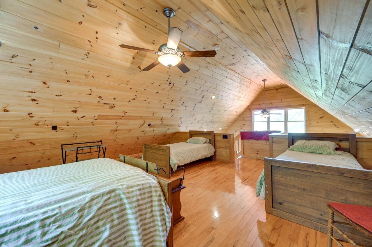 Warm And Cozy Cabin With Deck On Top Of The Blue Ridge Fancy Gap Exterior photo