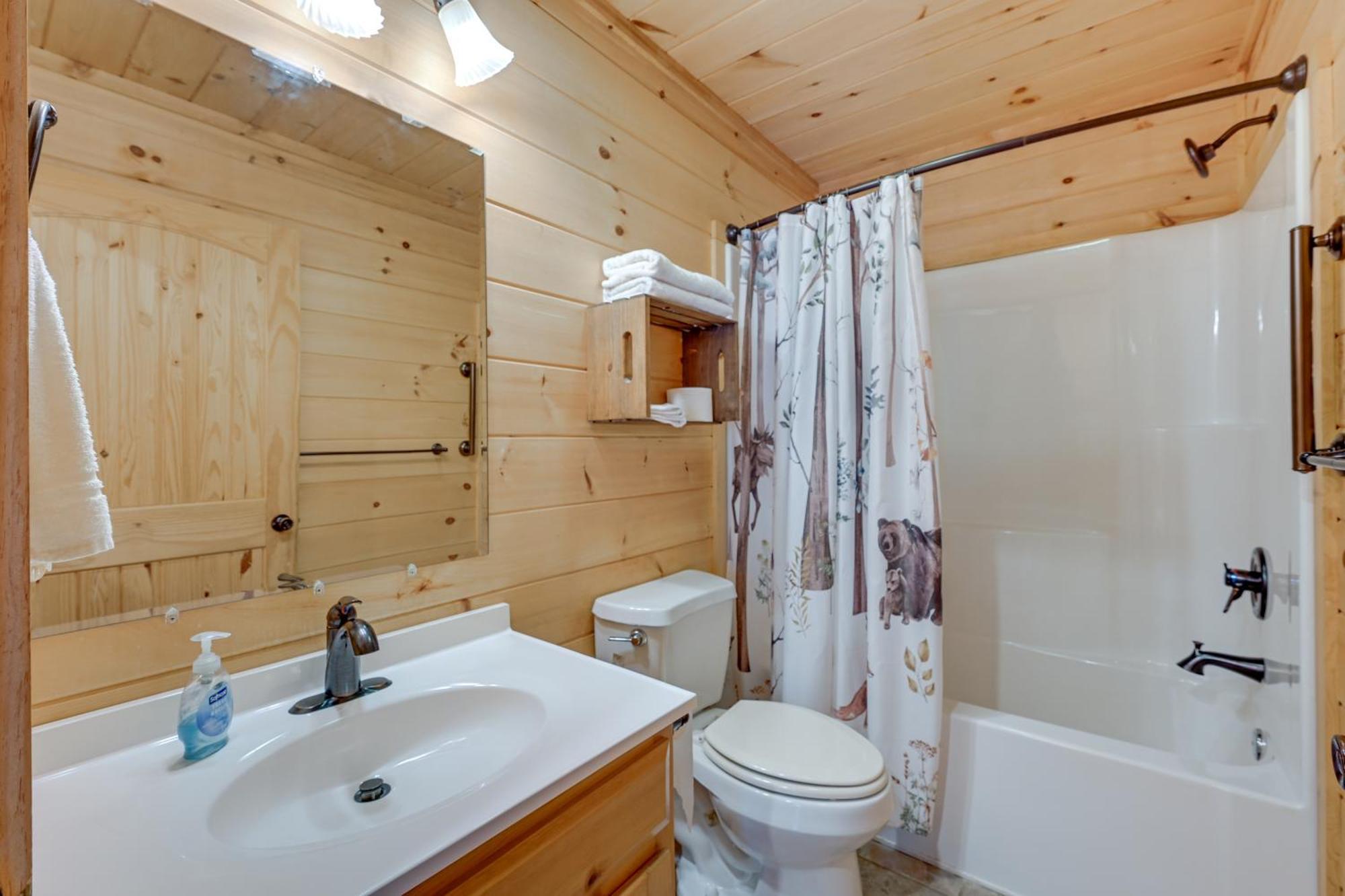 Warm And Cozy Cabin With Deck On Top Of The Blue Ridge Fancy Gap Exterior photo