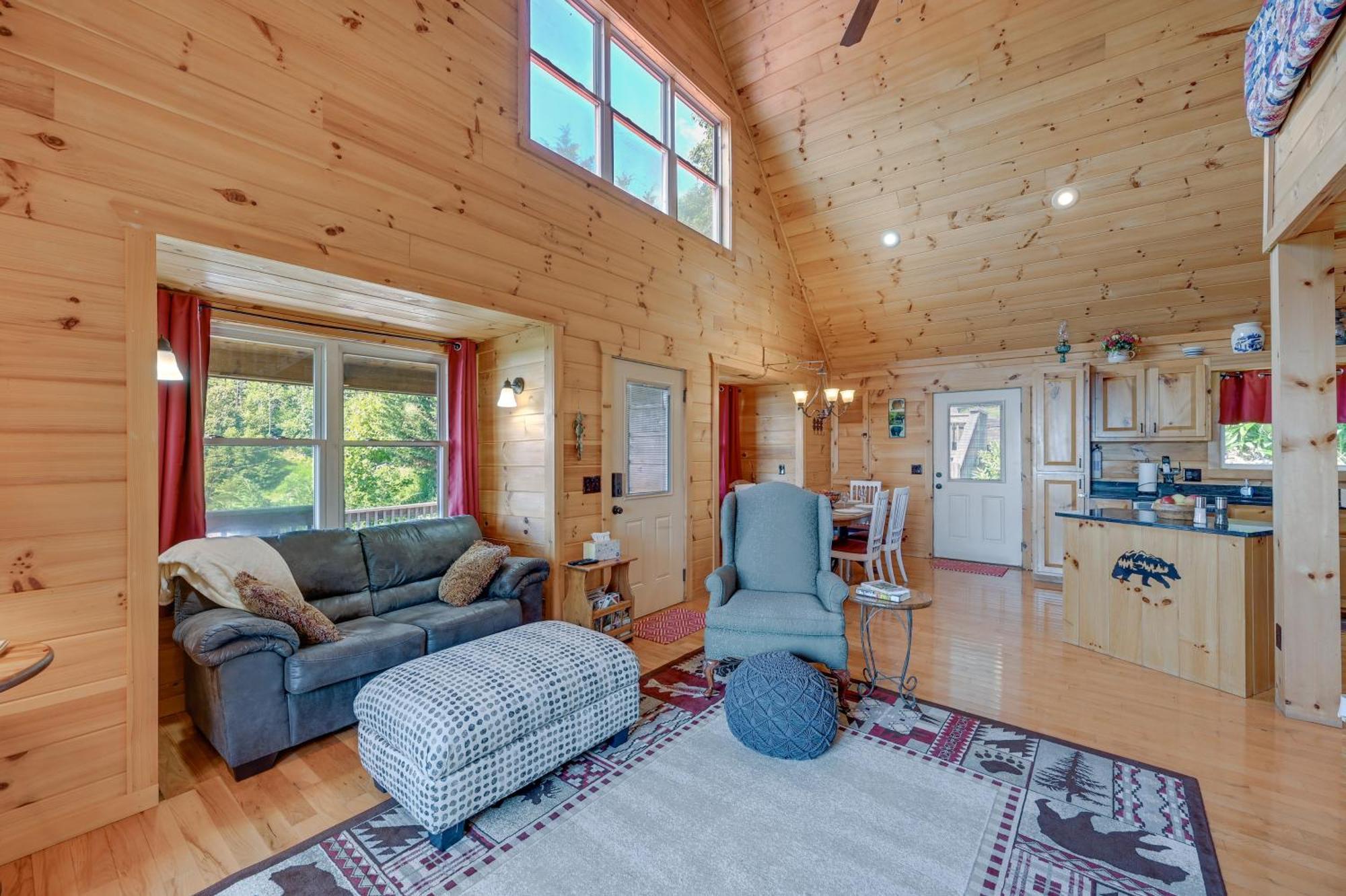 Warm And Cozy Cabin With Deck On Top Of The Blue Ridge Fancy Gap Exterior photo