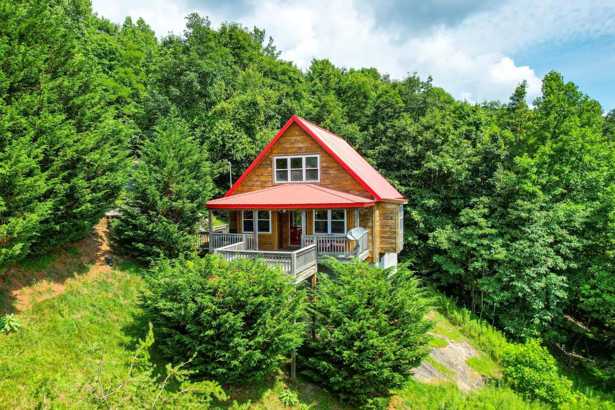Warm And Cozy Cabin With Deck On Top Of The Blue Ridge Fancy Gap Exterior photo